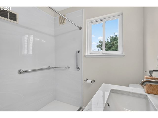 3607 Ne LIBERTY St, Portland, OR 97211