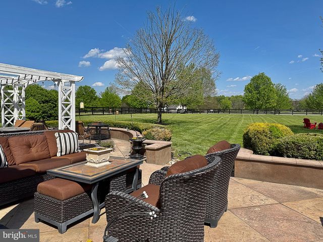 13214 GREENSTAFF LN, Lovettsville, VA 20180