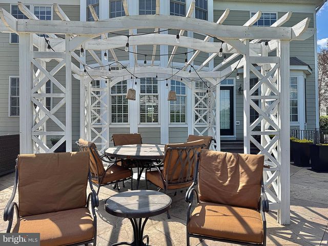 13214 GREENSTAFF LN, Lovettsville, VA 20180