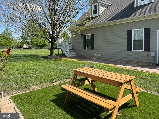 13214 GREENSTAFF LN, Lovettsville, VA 20180