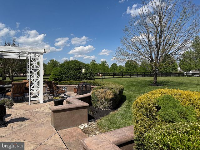 13214 GREENSTAFF LN, Lovettsville, VA 20180