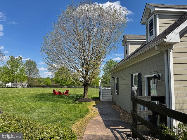 13214 GREENSTAFF LN, Lovettsville, VA 20180