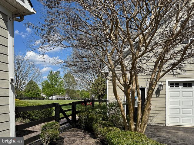 13214 GREENSTAFF LN, Lovettsville, VA 20180