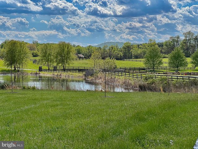13214 GREENSTAFF LN, Lovettsville, VA 20180