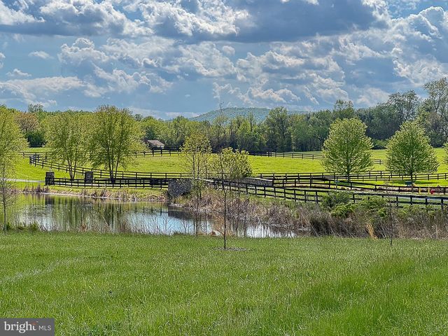 13214 GREENSTAFF LN, Lovettsville, VA 20180