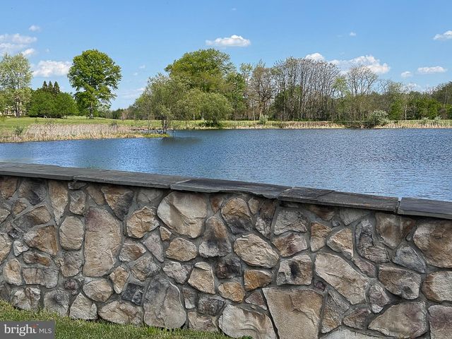 13214 GREENSTAFF LN, Lovettsville, VA 20180
