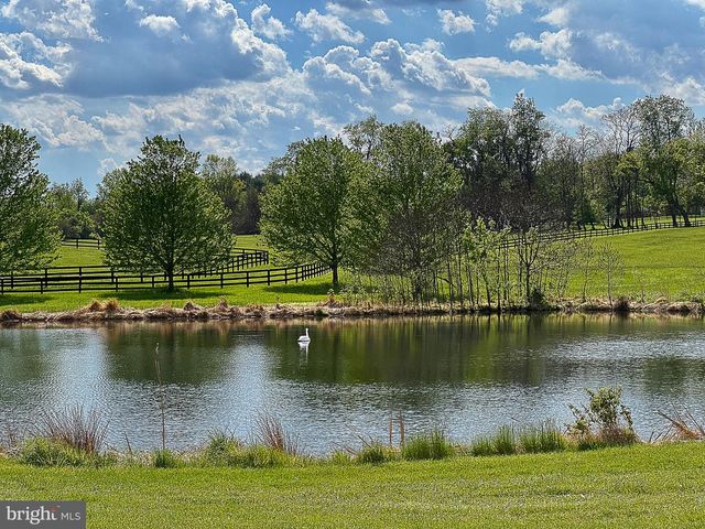 13214 GREENSTAFF LN, Lovettsville, VA 20180