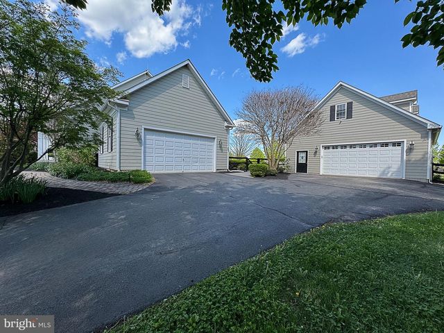 13214 GREENSTAFF LN, Lovettsville, VA 20180
