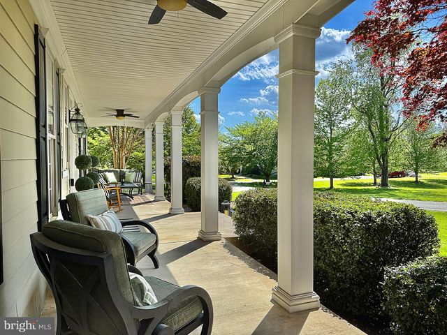 13214 GREENSTAFF LN, Lovettsville, VA 20180