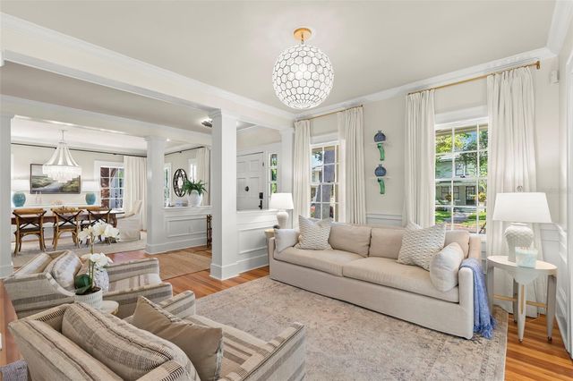 516 17TH AVENUE NE, St Petersburg, FL 33704