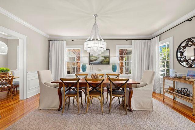 516 17TH AVENUE NE, St Petersburg, FL 33704