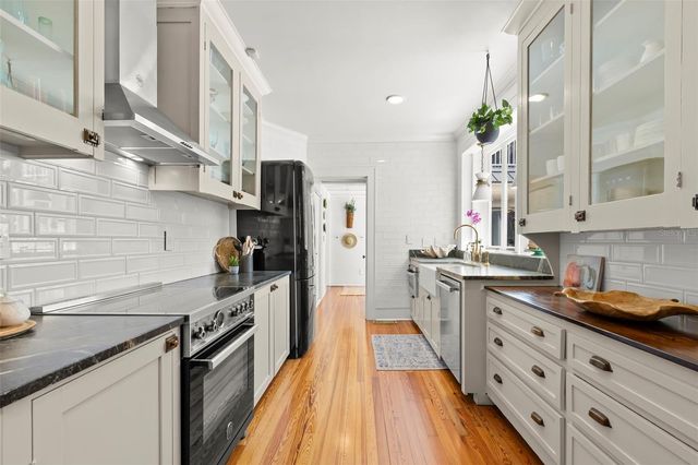 516 17TH AVENUE NE, St Petersburg, FL 33704