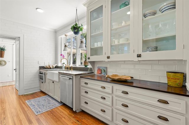 516 17TH AVENUE NE, St Petersburg, FL 33704