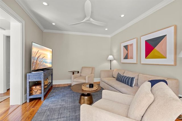 516 17TH AVENUE NE, St Petersburg, FL 33704