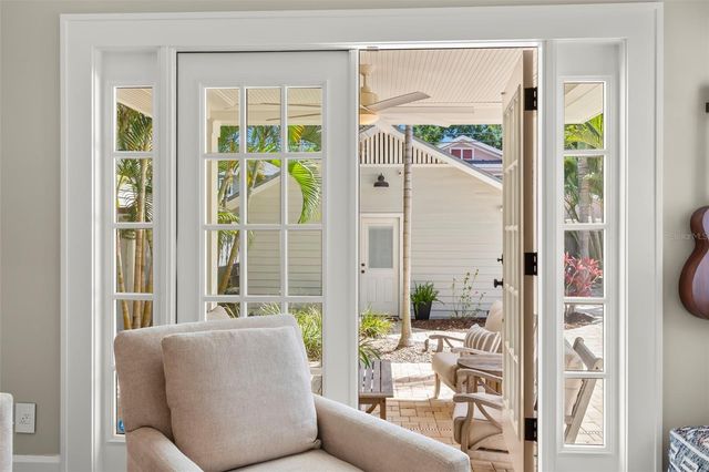 516 17TH AVENUE NE, St Petersburg, FL 33704