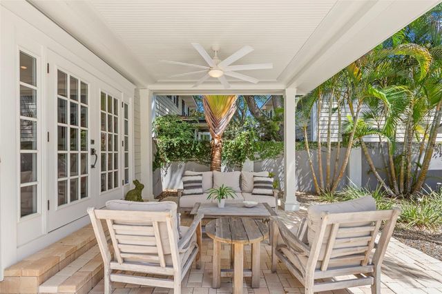 516 17TH AVENUE NE, St Petersburg, FL 33704