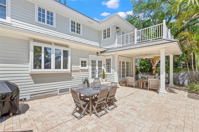 516 17TH AVENUE NE, St Petersburg, FL 33704