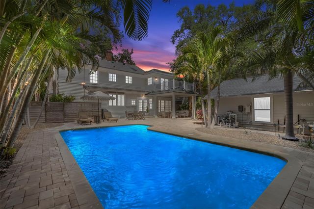 516 17TH AVENUE NE, St Petersburg, FL 33704