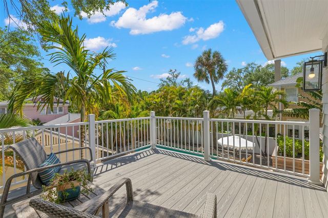 516 17TH AVENUE NE, St Petersburg, FL 33704