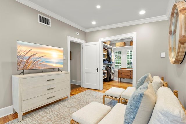 516 17TH AVENUE NE, St Petersburg, FL 33704