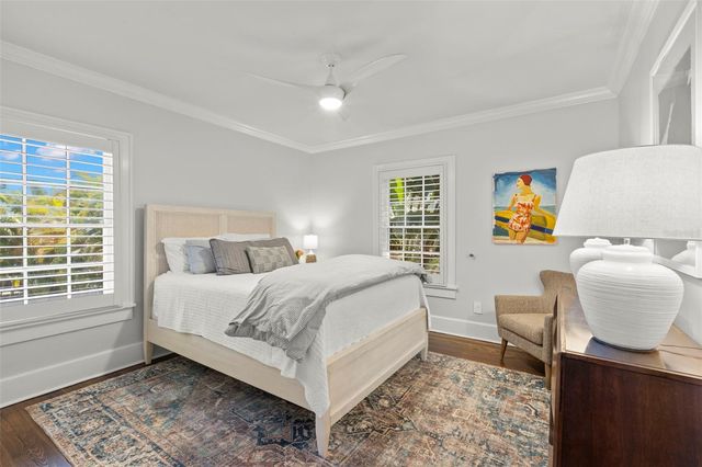 516 17TH AVENUE NE, St Petersburg, FL 33704