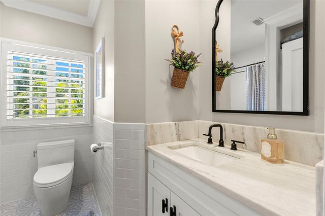 516 17TH AVENUE NE, St Petersburg, FL 33704