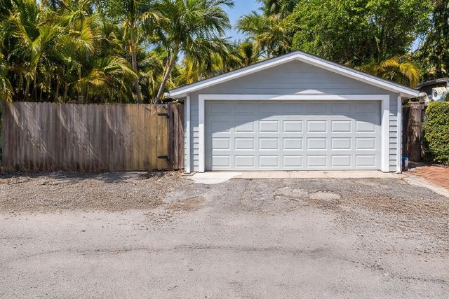 516 17TH AVENUE NE, St Petersburg, FL 33704