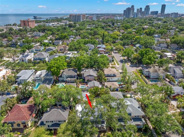 516 17TH AVENUE NE, St Petersburg, FL 33704