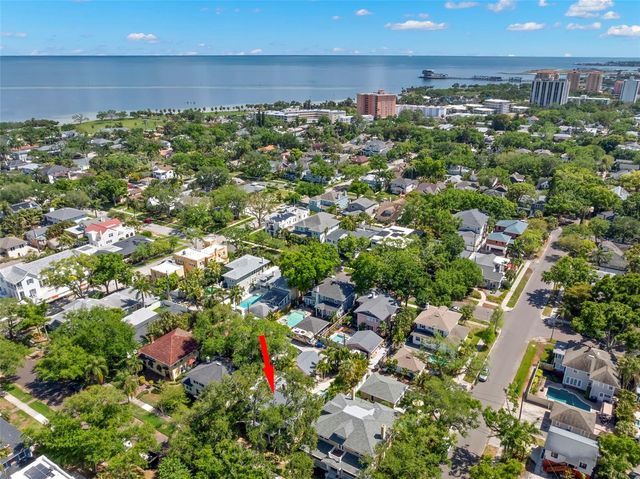 516 17TH AVENUE NE, St Petersburg, FL 33704