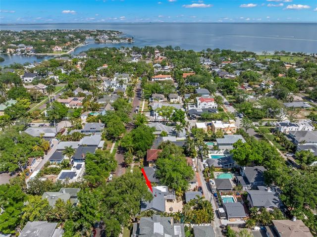 516 17TH AVENUE NE, St Petersburg, FL 33704