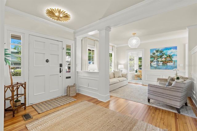 516 17TH AVENUE NE, St Petersburg, FL 33704