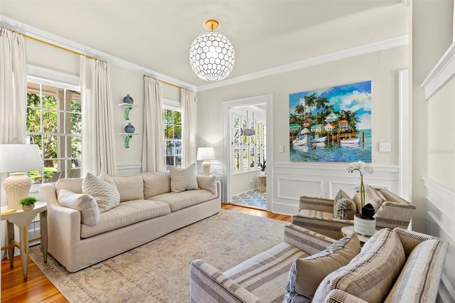 516 17TH AVENUE NE, St Petersburg, FL 33704