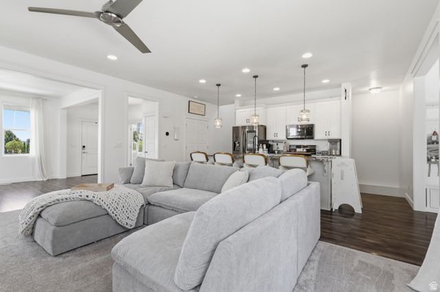 2069 W ORCHARD HARVEST DR, Kaysville, UT 84037