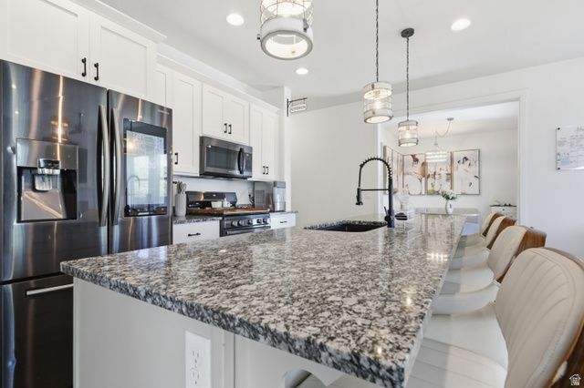 2069 W ORCHARD HARVEST DR, Kaysville, UT 84037
