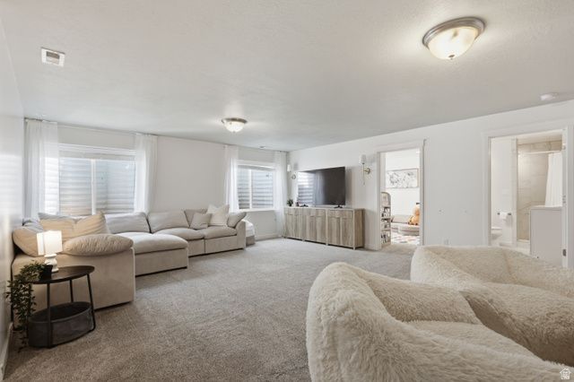 2069 W ORCHARD HARVEST DR, Kaysville, UT 84037