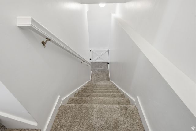 2069 W ORCHARD HARVEST DR, Kaysville, UT 84037