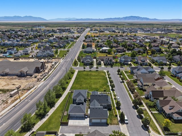 2069 W ORCHARD HARVEST DR, Kaysville, UT 84037