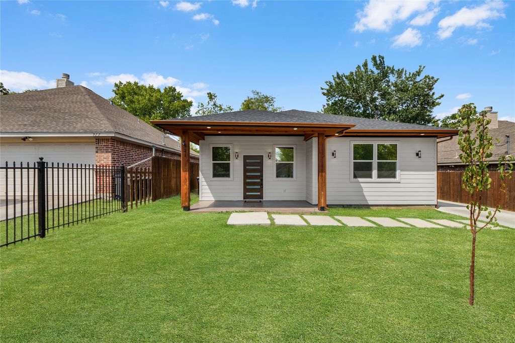 921 Bessie Street, Fort Worth, TX 76104 — exterior