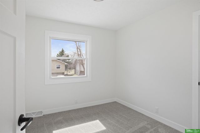 12230 Erskine Circle, Omaha, NE 68164