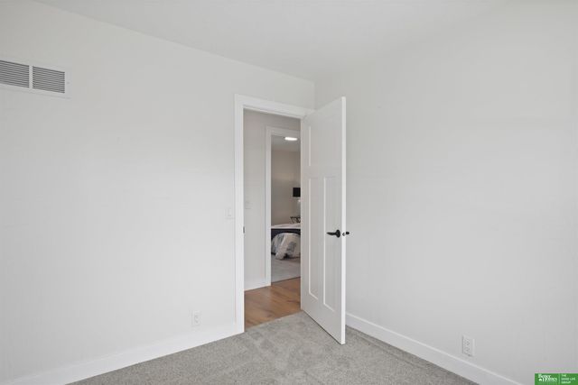 12230 Erskine Circle, Omaha, NE 68164