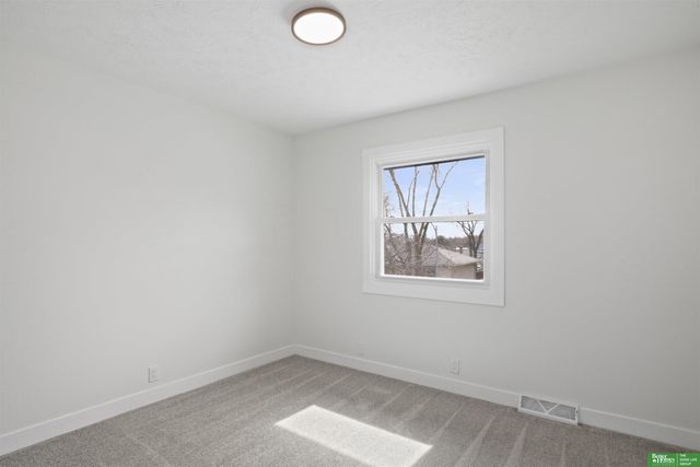 12230 Erskine Circle, Omaha, NE 68164