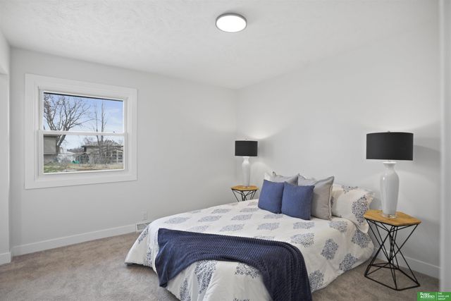 12230 Erskine Circle, Omaha, NE 68164