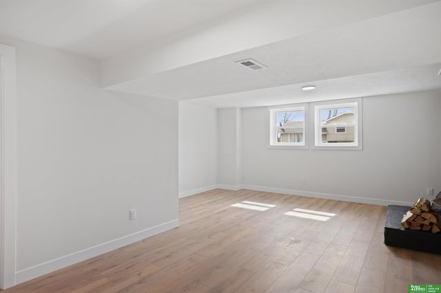 12230 Erskine Circle, Omaha, NE 68164