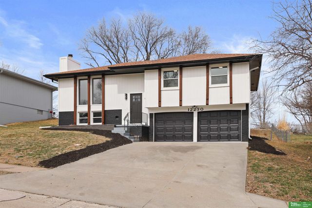 12230 Erskine Circle, Omaha, NE 68164