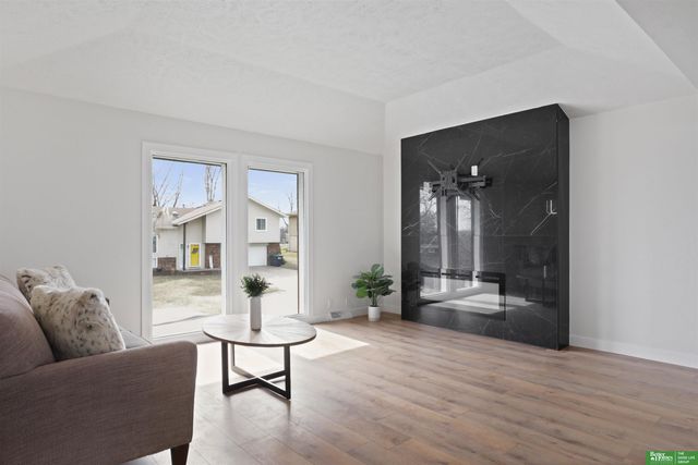 12230 Erskine Circle, Omaha, NE 68164