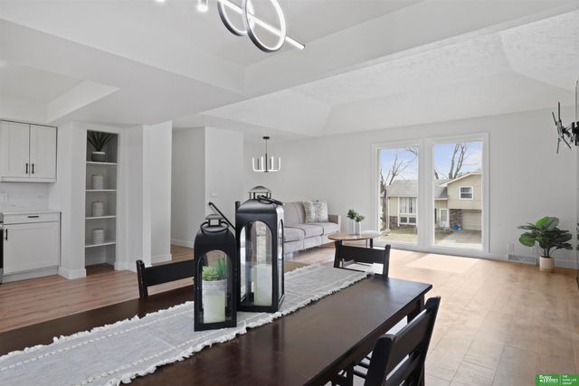 12230 Erskine Circle, Omaha, NE 68164