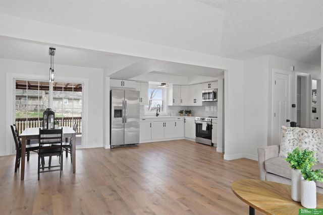 12230 Erskine Circle, Omaha, NE 68164