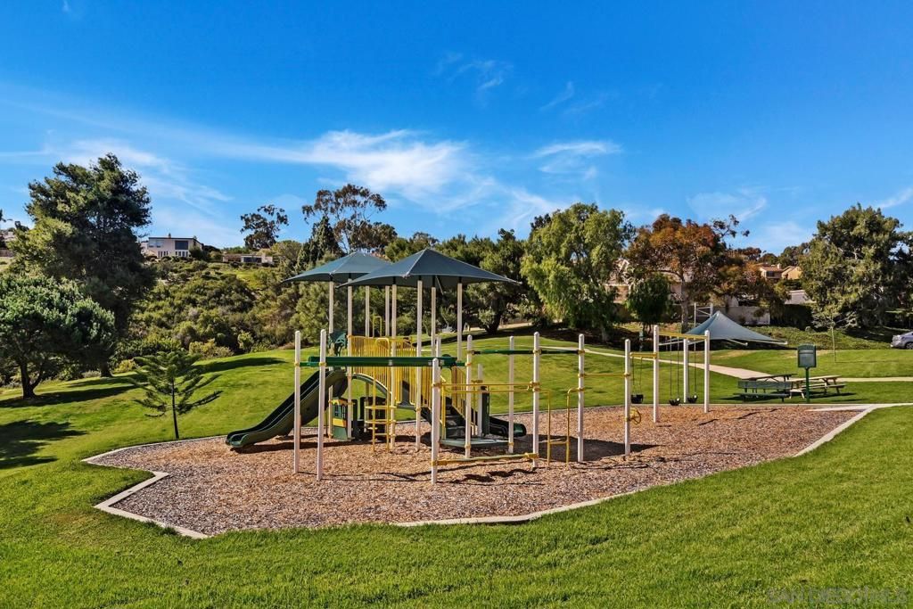 Image 30 of property listing at 6645 Caminito Scioto, La Jolla, CA 92037