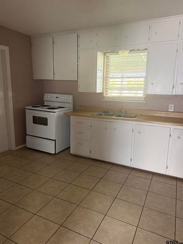 2318 Plume Drive, Tyler, TX 75703