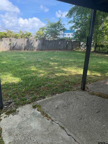 2318 Plume Drive, Tyler, TX 75703